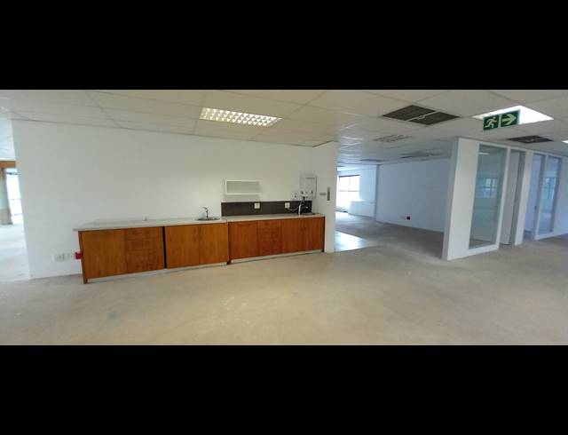 723M² OFFICE TO LET IN WOODMEAD